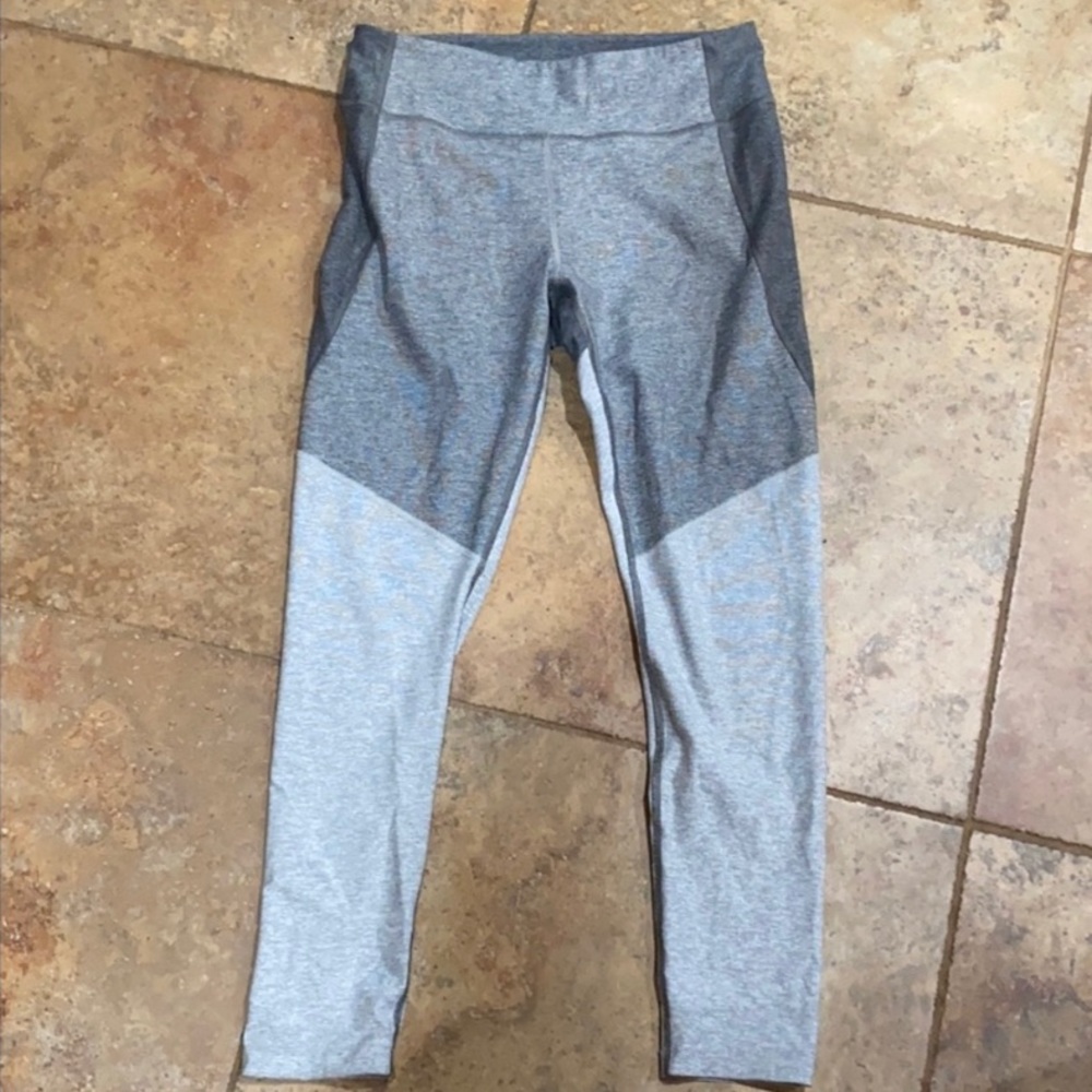 Outdoor Voices 7/8 Tri Tone Leggings